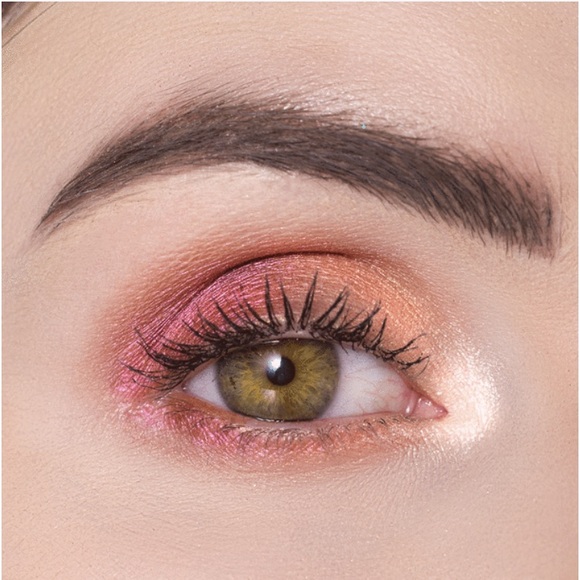 ❤️Love, Trust & Fairy Dust❤️  High Performance 11 Pan Eyeshadow Palette by TARTE - Picture 4 of 12